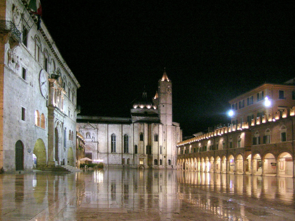 Piazza del Popolo ad Ascoli Piceno